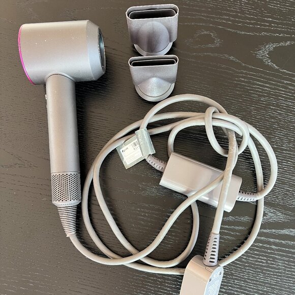 Dyson Supersonic Blow Dryer - Picture 2 of 5